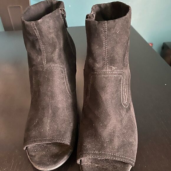 Fergalicious Dazzle BlackOpen Toe Bootie- Size 6.5 - Picture 4 of 7